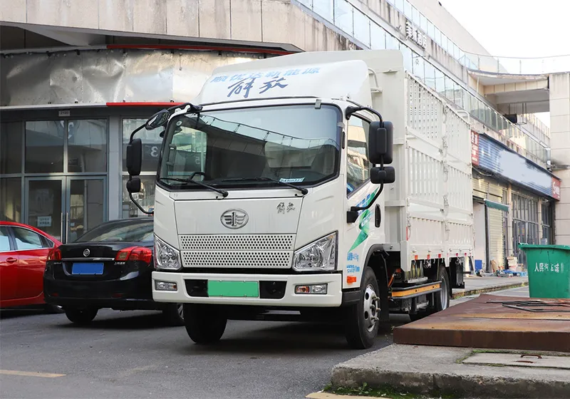 Applications of FAW Electric Trucks in Industry (2)