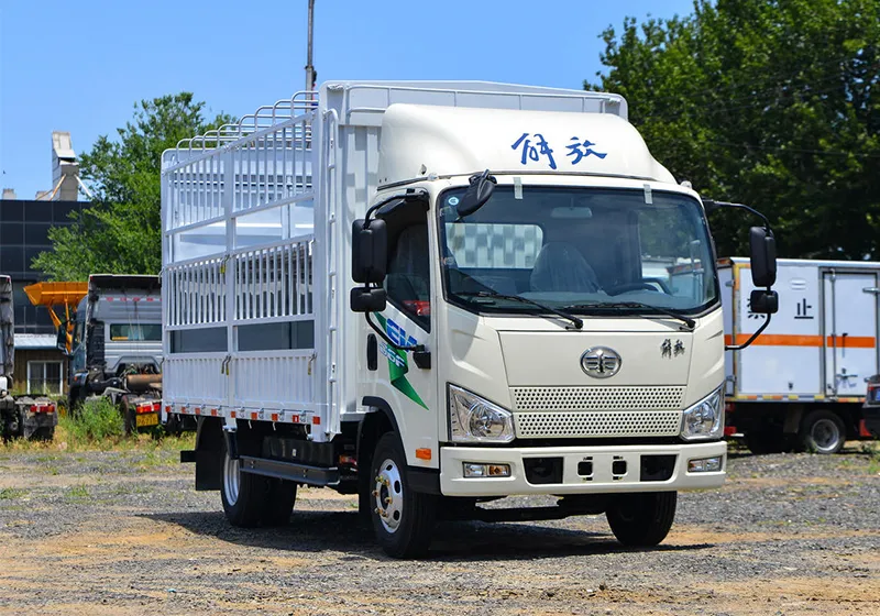 Applications of FAW Electric Trucks in Industry (3)