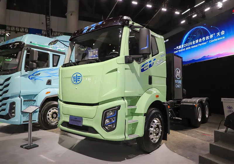 FAW Jiefang J6G Pro 6x4 Pure Electric Tractor with CATL 400kWh Battery