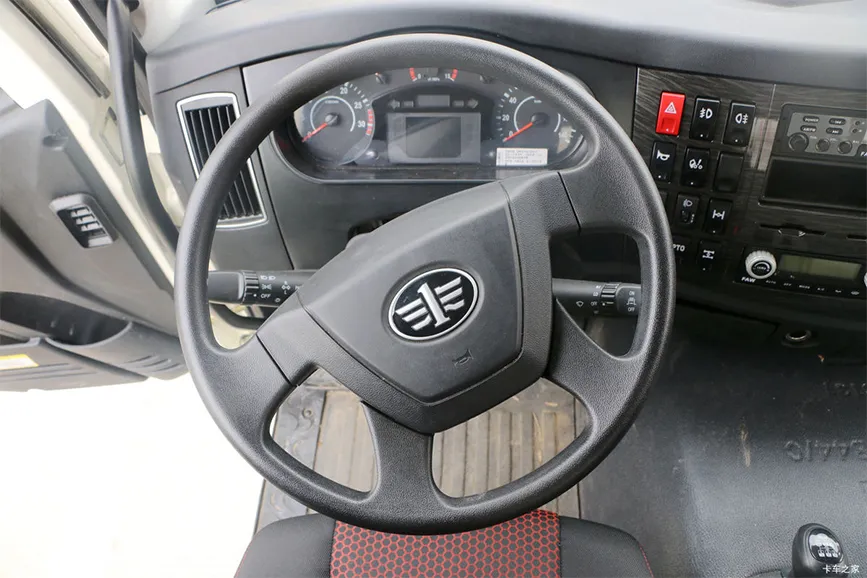 FAW Jiefang J6L 320-horsepower 8x4 8-cubic-meter concrete mixer truck (15)