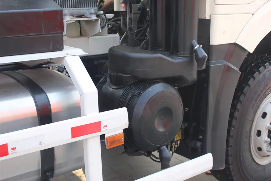 FAW Jiefang J6P 350-horsepower 6x4 Concrete Mixer Truck (Combination Type) (CA5310GJBP66K2T4E) (8)