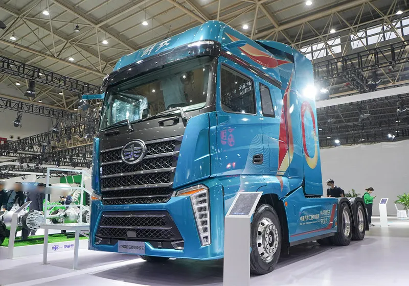 FAW Jiefang J7 Heavy Truck Pioneer Edition 6x4 Fuel Cell Tractor