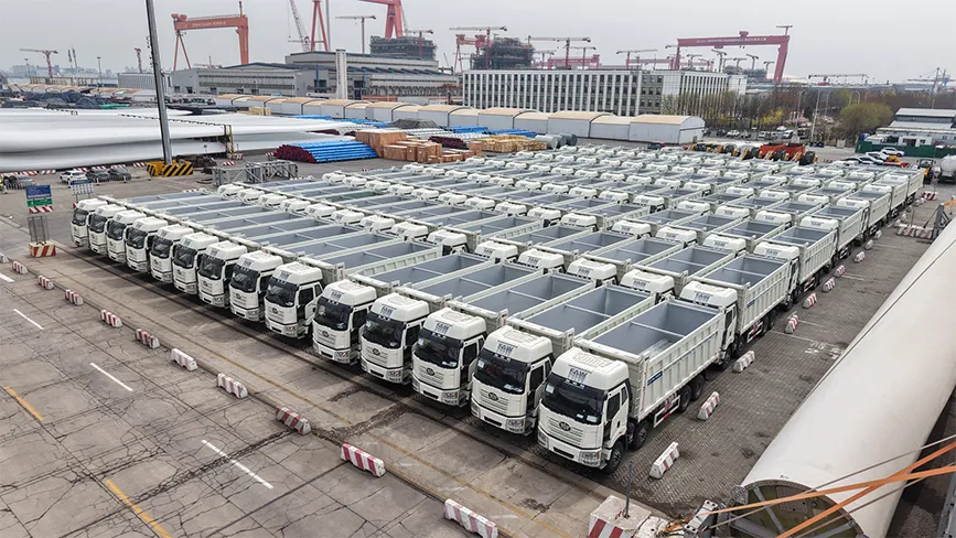 Shipping Methods of FAW Trucks (1)