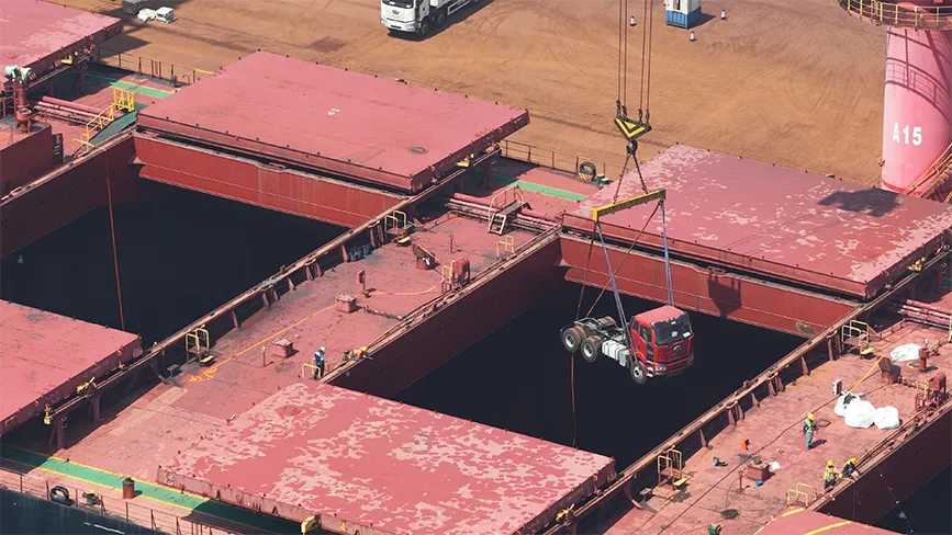 Shipping Methods of FAW Trucks (3)