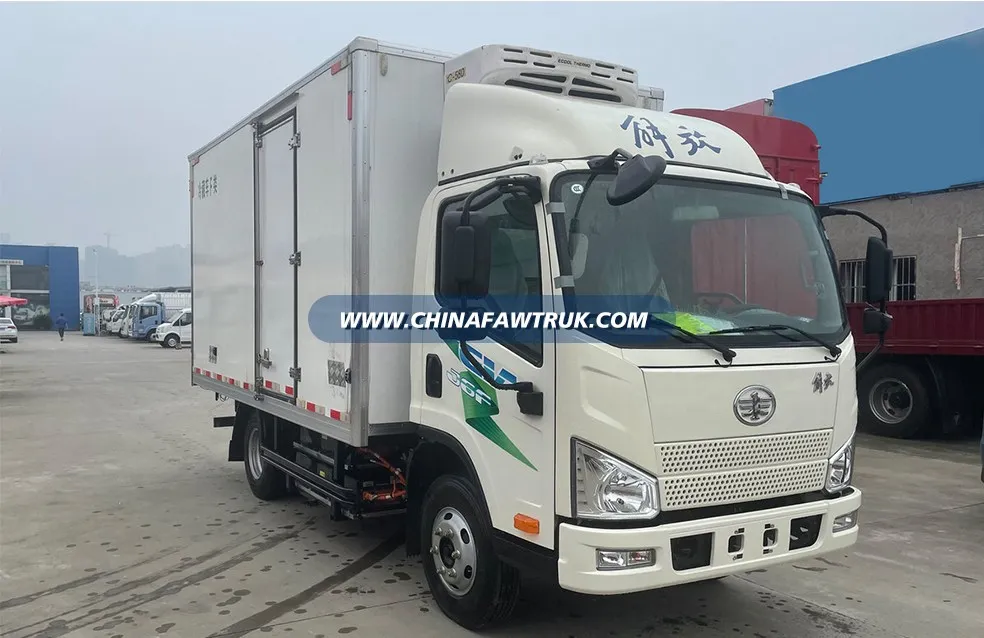 FAW Jiefang J6F 4.5T 4.05-meter Single-Cab All-Electric Refrigerated Truck, 98.04 kWh