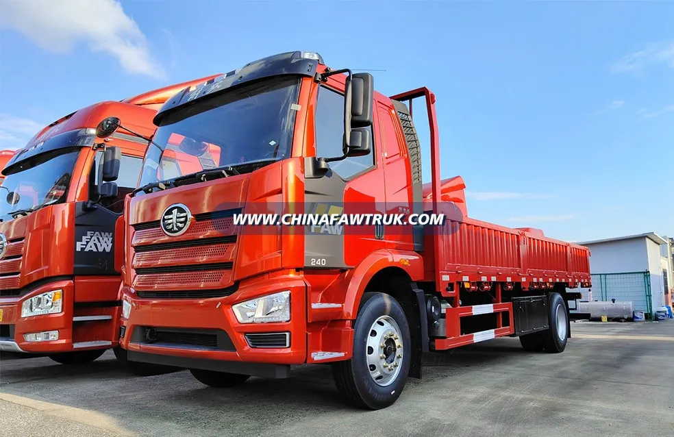 FAW Jiefang J6L Medium-Duty Truck, 240 HP, 4x2, 6.75-meter flatbed truck (flat roof)