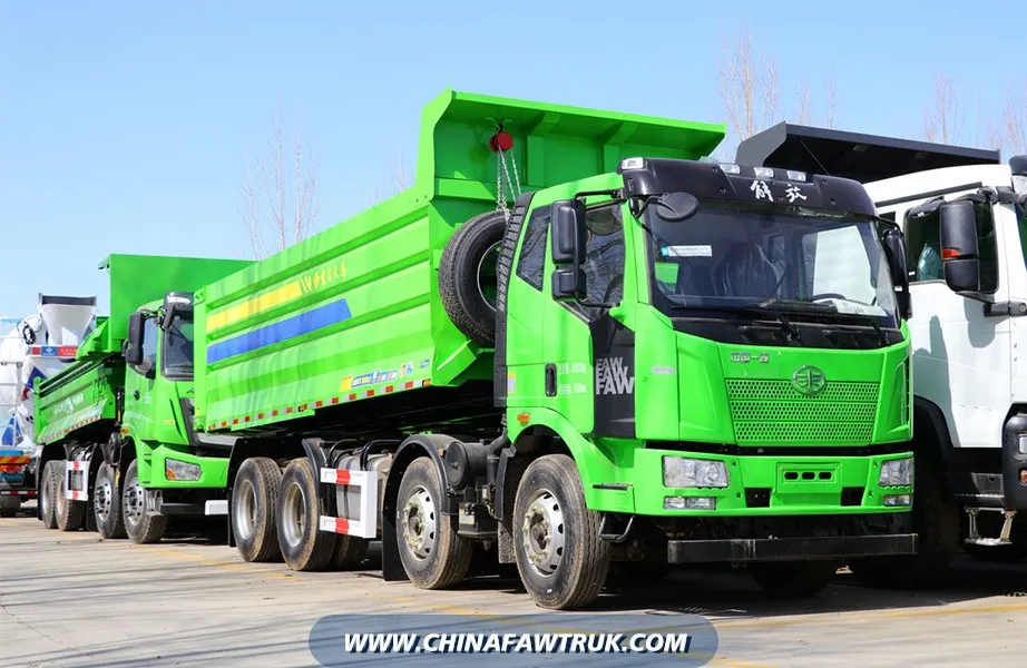 China Truck FAW J6L Heavy-Duty Truck, 320 HP, 8x4, 5.8-meter Dump Truck