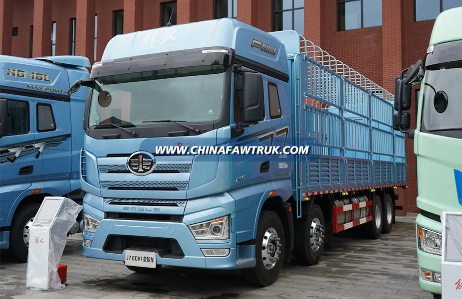 FAW Jiefang J7 640 HP 8x4 9.4-meter AMT Automatic Box Truck