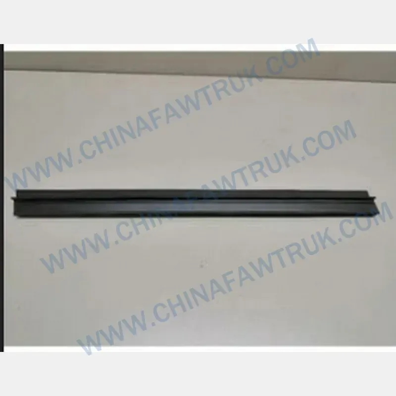 5109522-B27AНакладка средней части порога правой двери (3)