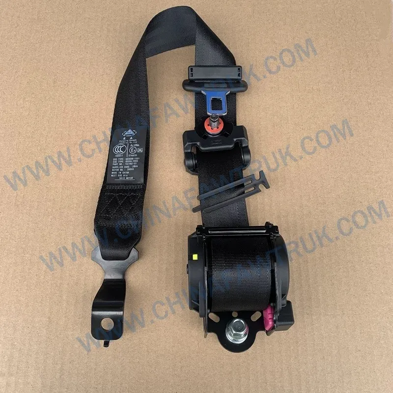 Driver's seat belt buckle slot socket1