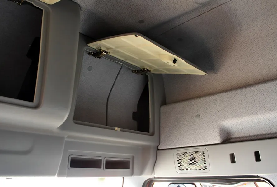 Faw 500hp J6p Tractor Truck-Cabin (3)