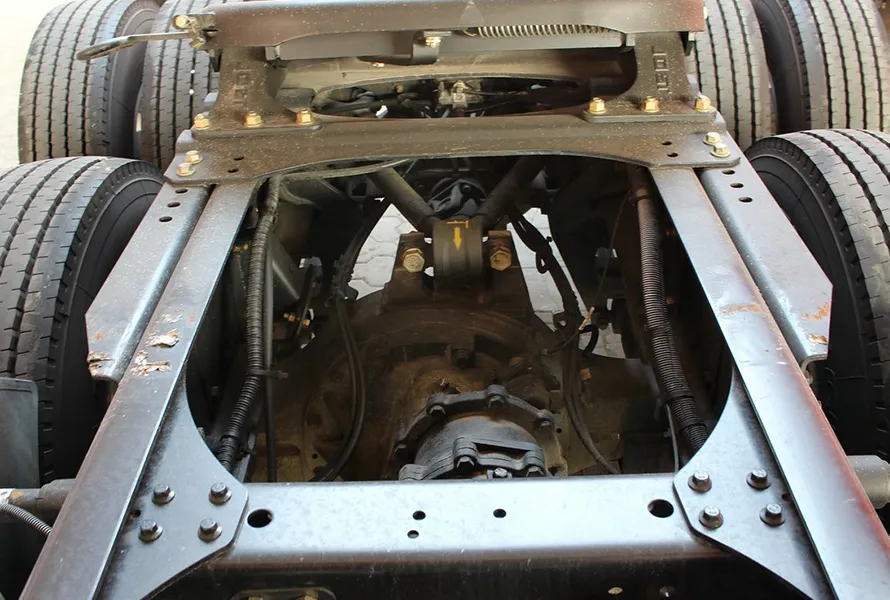 Faw 500hp J6p Tractor Truck-Chassis (4)