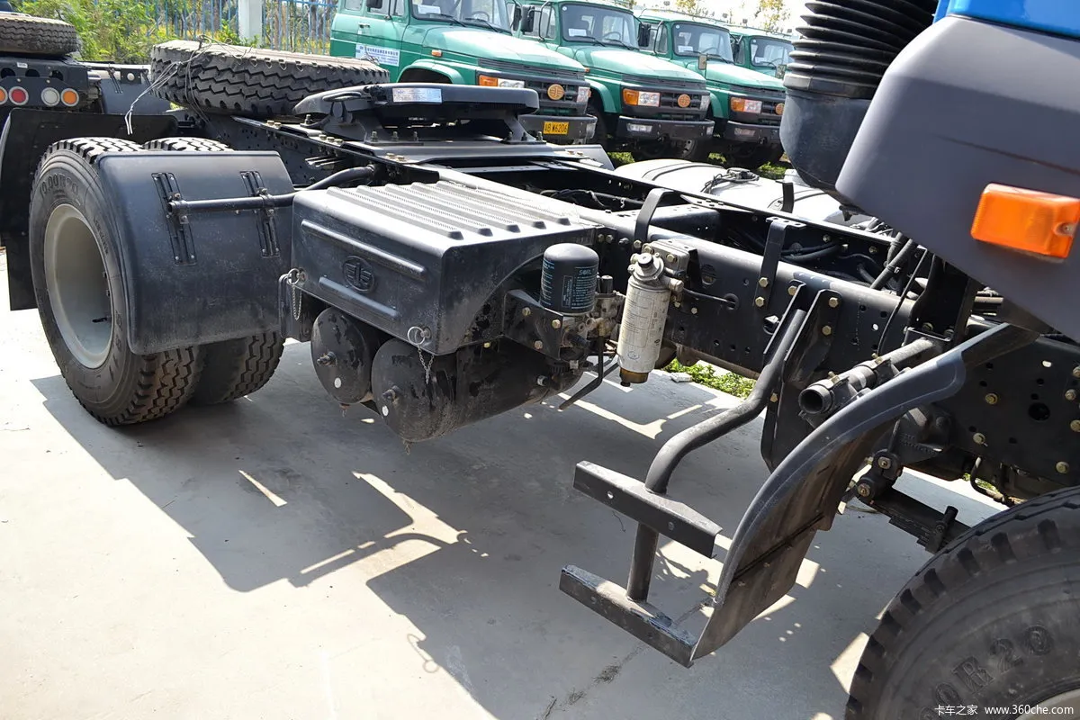 Faw J5M Heavy Truck 220HP 4X2 Tractor-Chassis Parts (6)