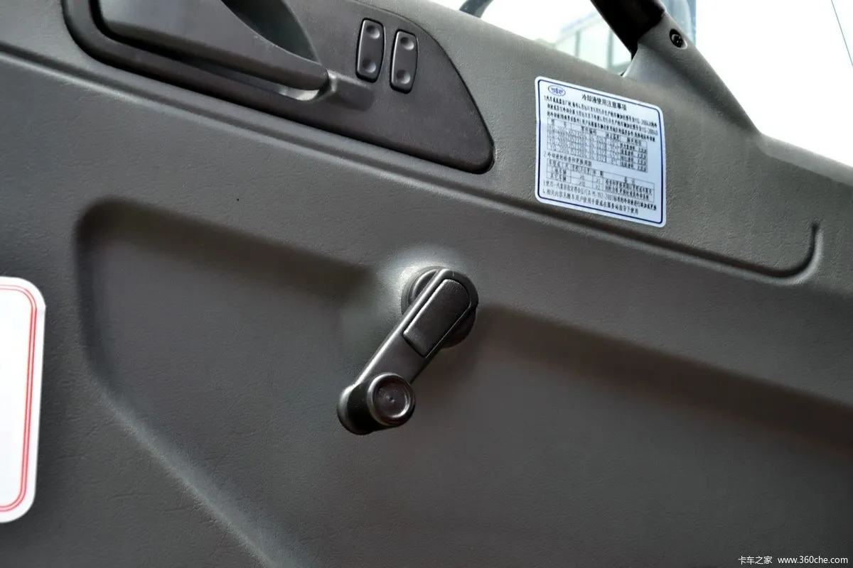 Faw J5M Heavy Truck 260HP 4X2 Tractor-Cabin Parts (7)