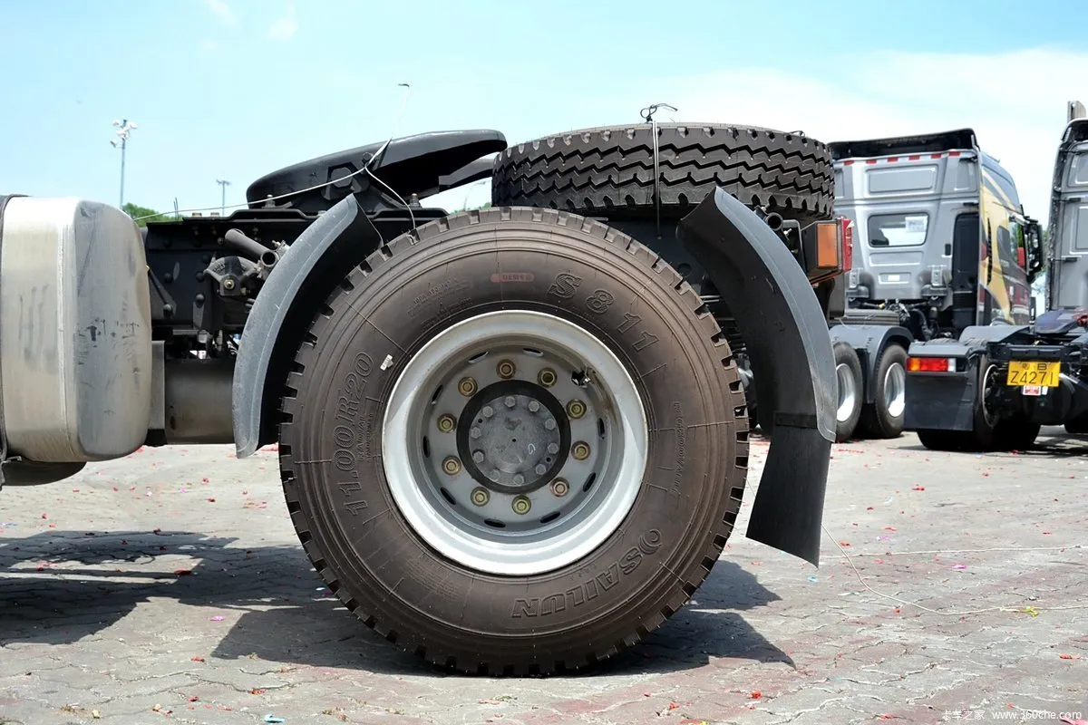 Faw J5M Heavy Truck 260HP 4X2 Tractor-Chassis Parts (2)