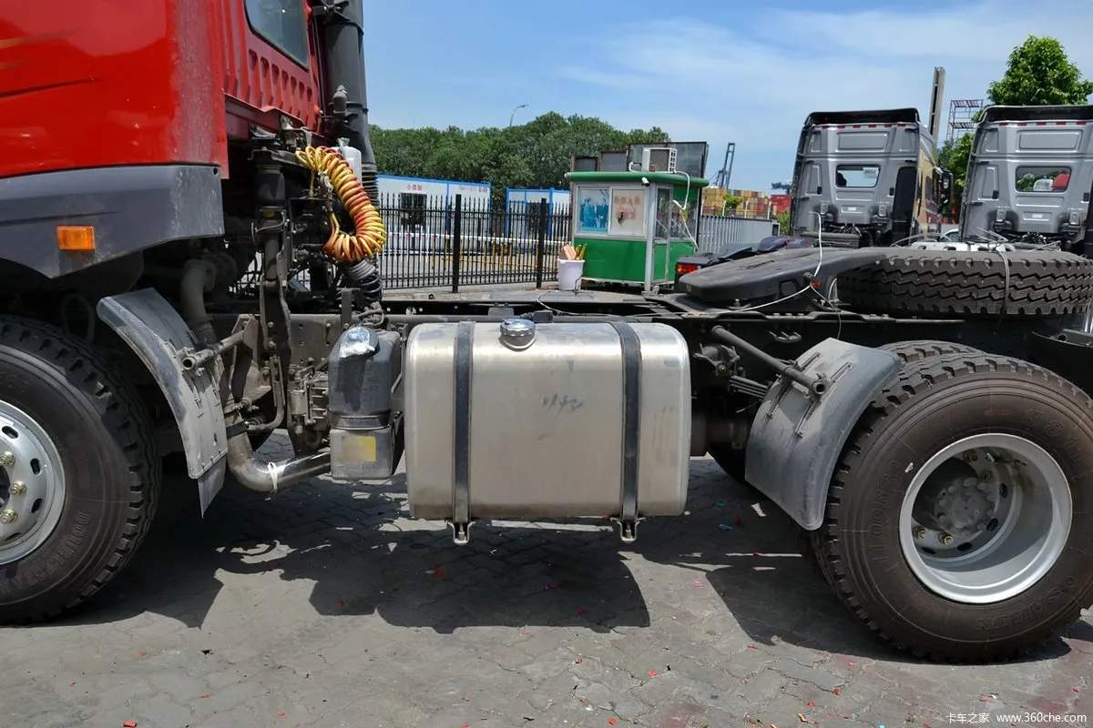 Faw J5M Heavy Truck 260HP 4X2 Tractor-Chassis Parts (5)