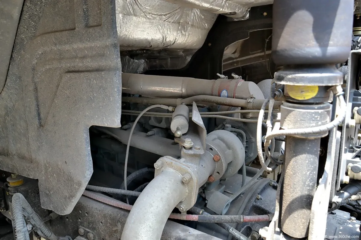 Faw J5M Heavy Truck 260HP 4X2 Tractor-Chassis Parts (7)