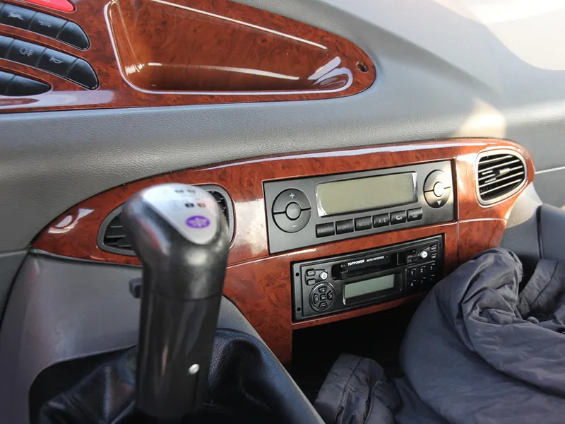 Faw J5p Truck 290hp 6x6-Cabin (6)