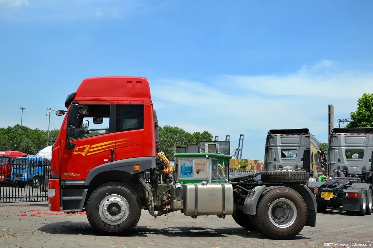 J5M Heavy Truck 260HP 4X2 Tractor (5)